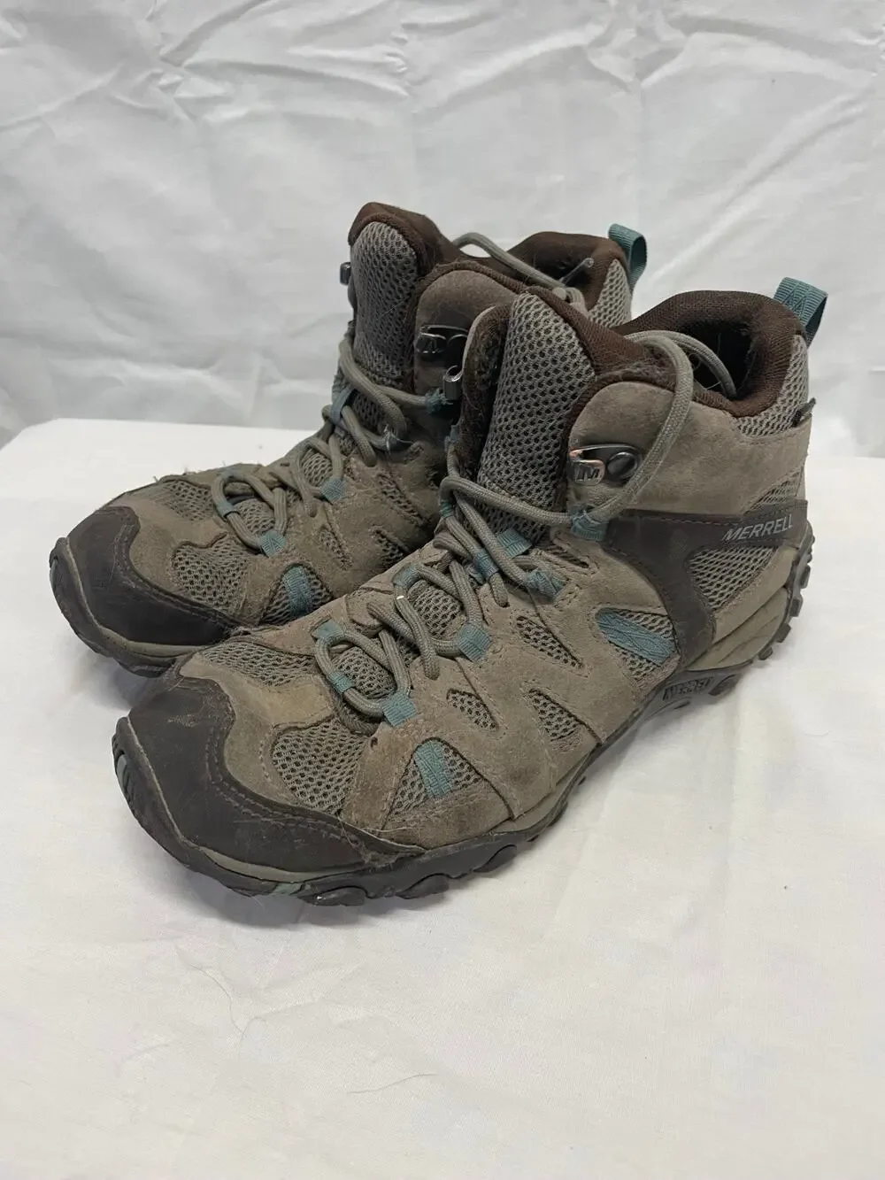 Merrell Women's Hiking Shoes Deverta 2 Mid Waterproof Size 6 - Pre Owned